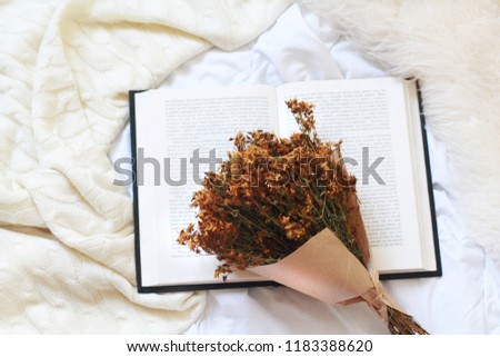 autumn bouquet with book
