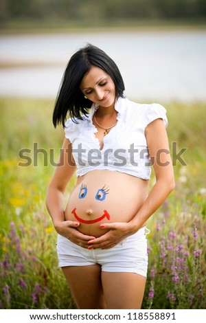 	Beautiful pregnant woman