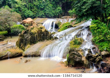 Kim Falls: This waterfall originated from the underground river in the cave of Kim under the system of Tu Lang cave Oxalis tourism
