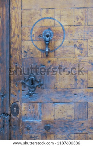 ancient door pattern 