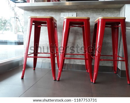 Red Table Style