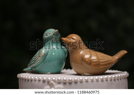 
Couple of birds porcelain decoration