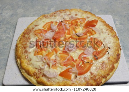 Gourmet vegetarian pizza