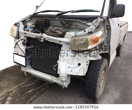 front of white car get damaged by accident 
