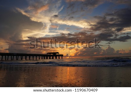 Beautiful sunrise over ocean