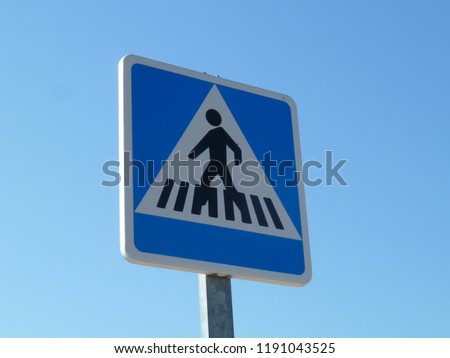 Traffic signal to yield to pedestrians