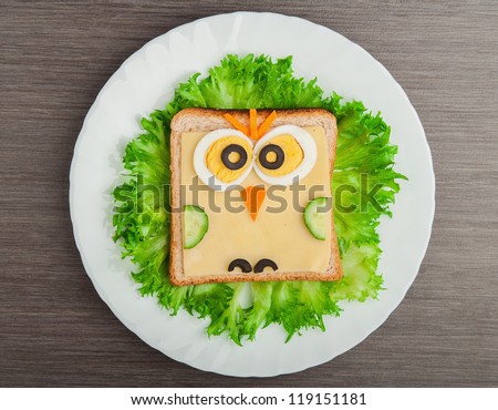 design food. Creative sandwich for a child with a picture little  owl
