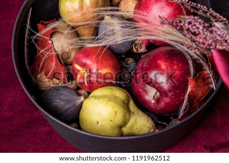 box with fruits round black velvet burgundy lemon apple pear garnet figs elegant expensive holiday gift christmas