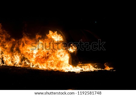 Τhieves burn a job car after robbery car in flames