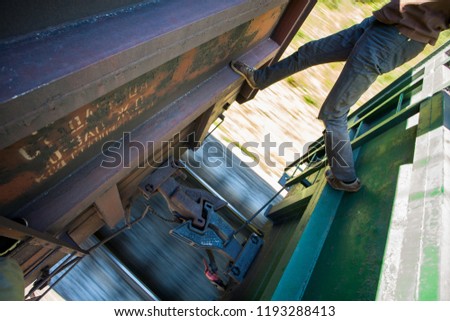 TRAIN-HOPPING Stock Photos and Images - Avopix.com