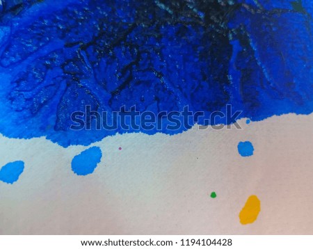 Ink that flows into blue paper