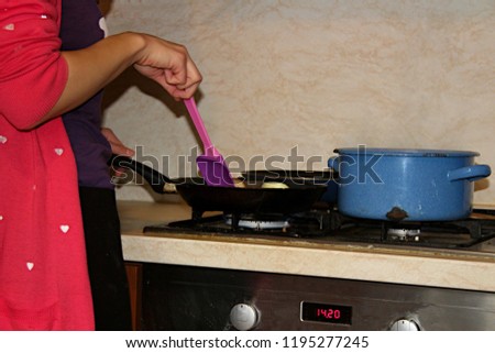 cooking woman picture