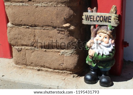 Gnome with Welcome Sign