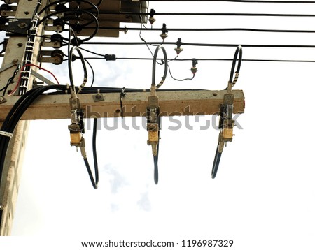 High-voltage wiring and fuse kit to prevent short circuit when overloaded on concrete pole.