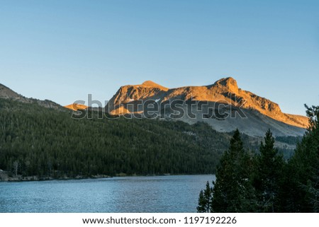 Yosemite lake landscape