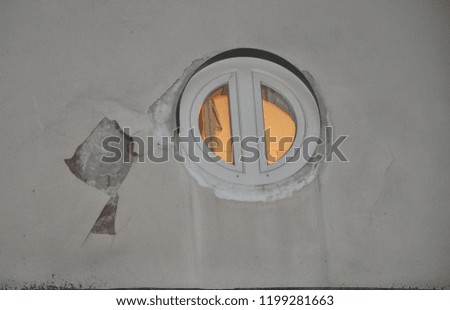 round plastic window
