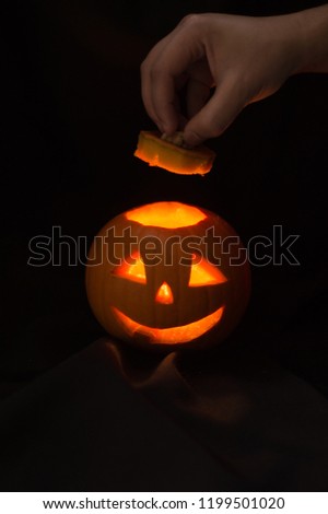 light grom pumpkin head