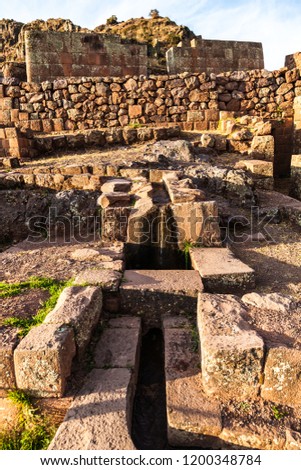 Pisac: SECTOR OF INTIHUATANA, in it are the palaces, temples and liturgical sources, they have a very elaborate work in stone, typical of the noble social class and the worship of the deities.