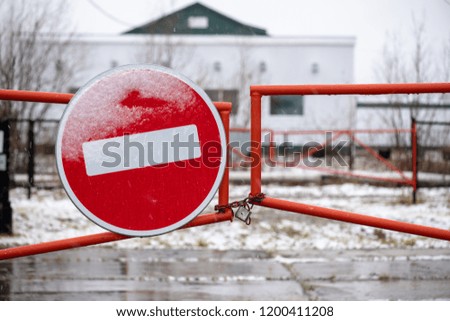 red sign stop
