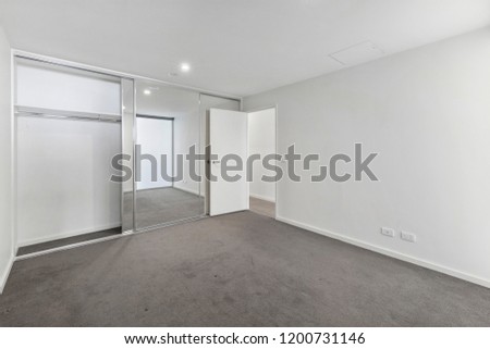 Empty New unfurnished Apartment 