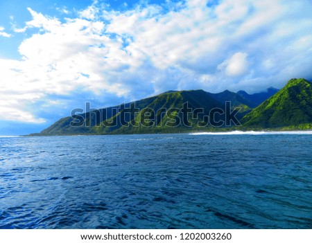 Cruising tahiti coastline