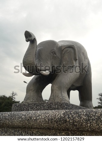 Elephant statue, background
