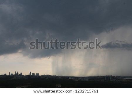 The rain storm begin in İstanbul metropolis.