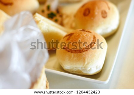 delicious smile bread
