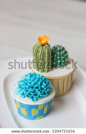 Cactus cupcake craft is lovely and appetizing.