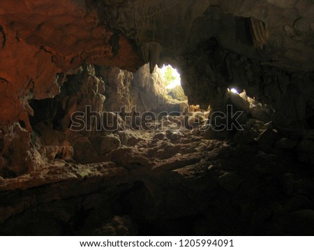Cave i Halong Bay, Vietnam. Asia