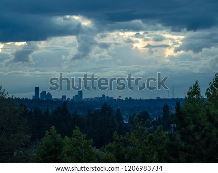 Seattle skyline view on cloudy evening.