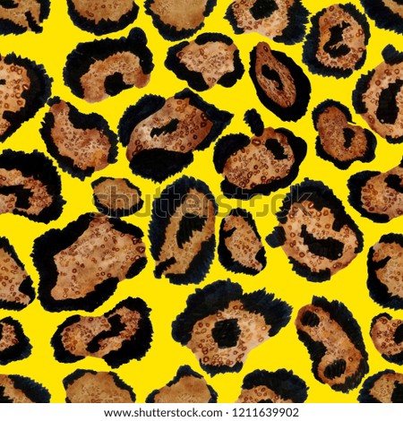 Watercolor leopard skin pattern. Fashion texture.

