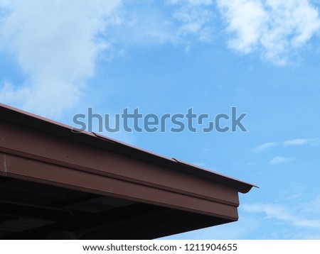 
Sky with roof