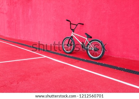 Extreme Cycling, minimal background