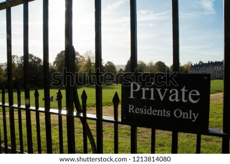 Residents Only Sign In Front Of Private Lawn Outside Royal Crescent, Bath