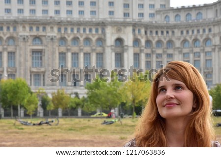 girl on the background of architecture