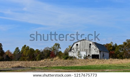Rural landscape photo of an old barn in the countryside