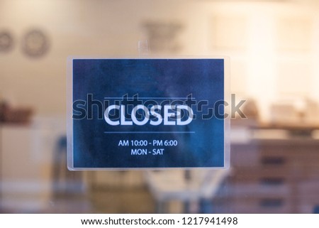 closed sign cafe