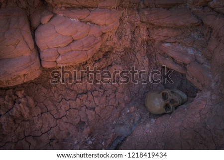 Sok Pe Dib ( Zombie), Strange stone quarry with skull
