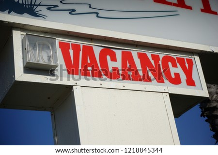  No vacancy sign                             