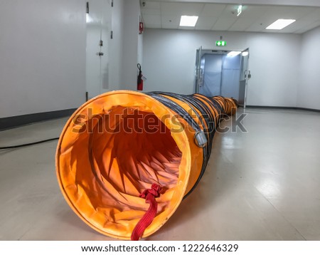 Tube Fan with confined space,
Portable Ventilation Fans and Exhaust Fans from exit door at factory
