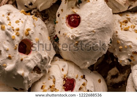 Dessert of sugar. Approach of an Italian meringue.