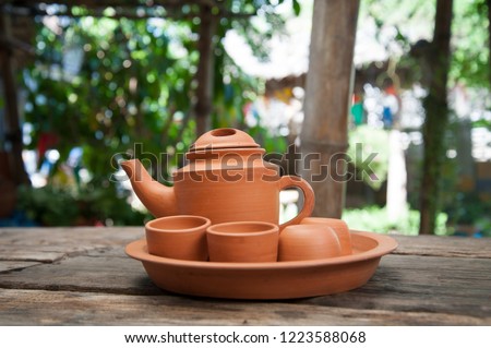The system uses a clay teapot tea to retain heat.