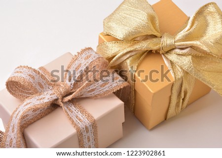 Boxes with bows