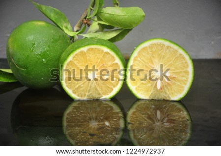 Fresh lime  slices