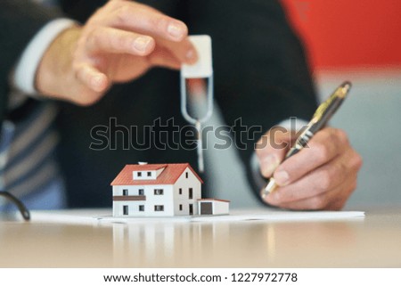 Real estate market: purchase agreement for a new house