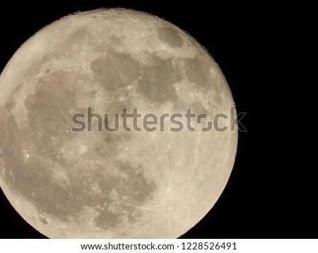 Close up picture of a full moon