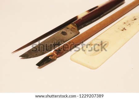ottoman write pencils