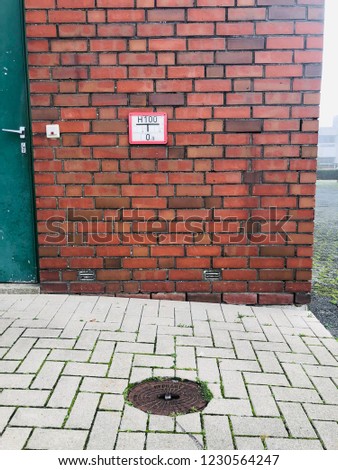 Underground Hydrant with Sign