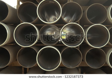 Plastic tubes pile stack pattern